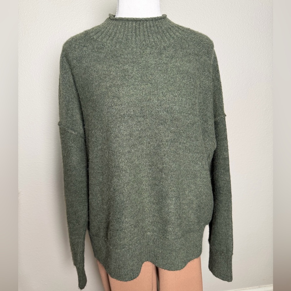 Universal Thread - Cozy Olive Green Oversized Knit Sweater - Picture 5 of 9